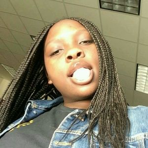 Meet your Posher, Amya